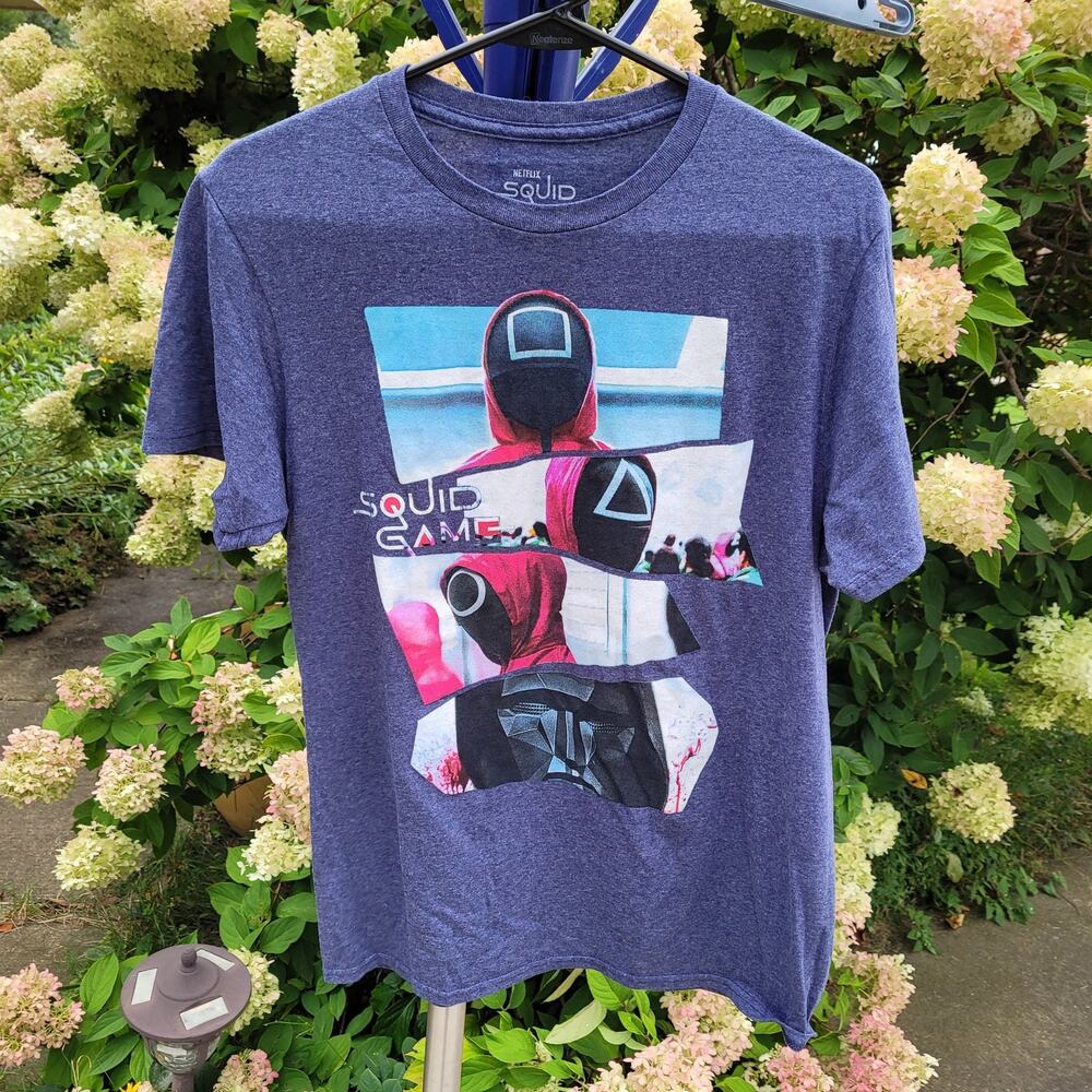 Netflix Squid Game Graphic T-shirt Masked Markers Hierarchy sz Med Heather Blue